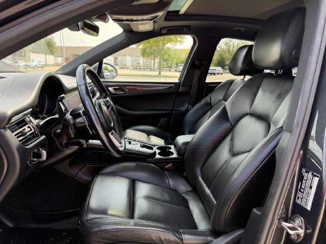 Used 2020 Porsche Macan AWD/4WD image 25