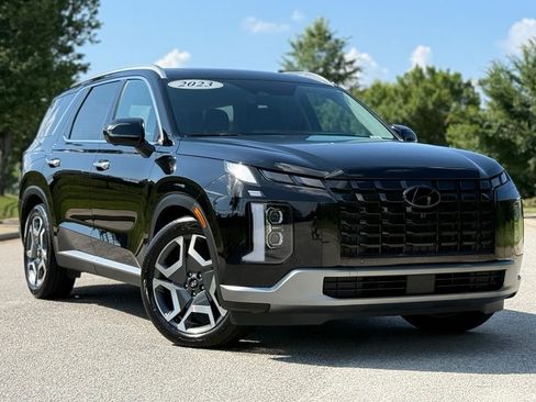 Used 2023 Hyundai Palisade Limited AWD/4WD image 2