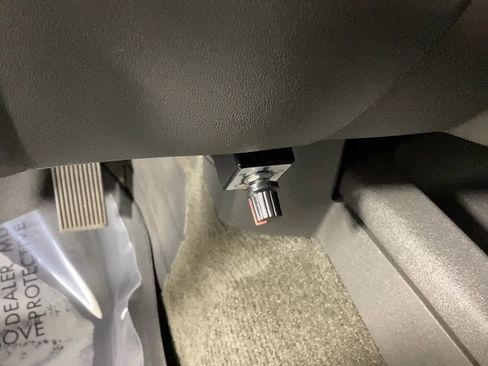 Used 2015 Nissan Frontier PRO-4X image 30