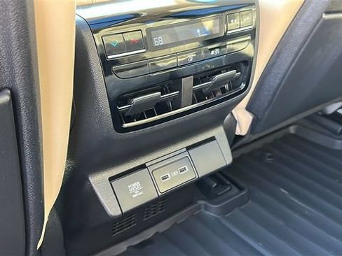 Used 2023 Acura MDX SH-AWD w/ Technology Package image 29