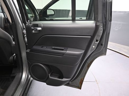 Used 2013 Jeep Compass Sport AWD/4WD image 18