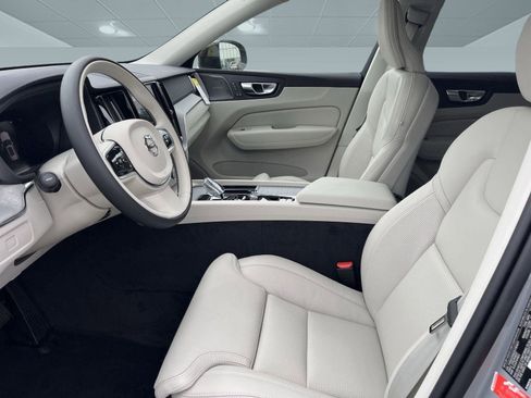 Used 2025 Volvo XC60 B5 Ultra w/ Protection Package Premier image 4