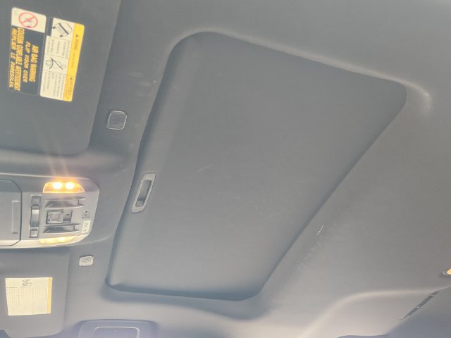 Used 2023 Toyota Highlander XSE FWD image 18