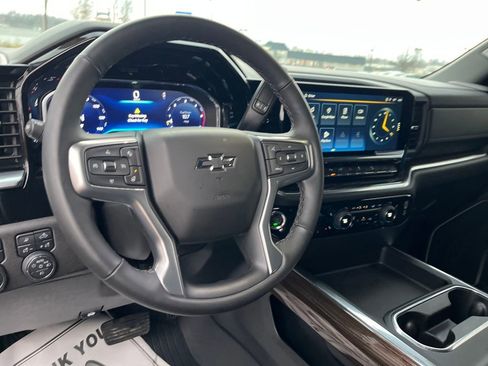 Used 2025 Chevrolet Silverado 2500 LT w/ Trail Boss Package image 10