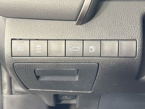 Certified 2018 Toyota Camry SE w/ Audio Package FWD image 11