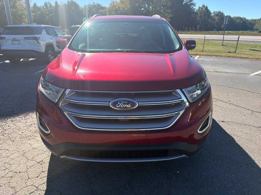 Used 2017 Ford Edge Titanium w/ Technology Package FWD image 2