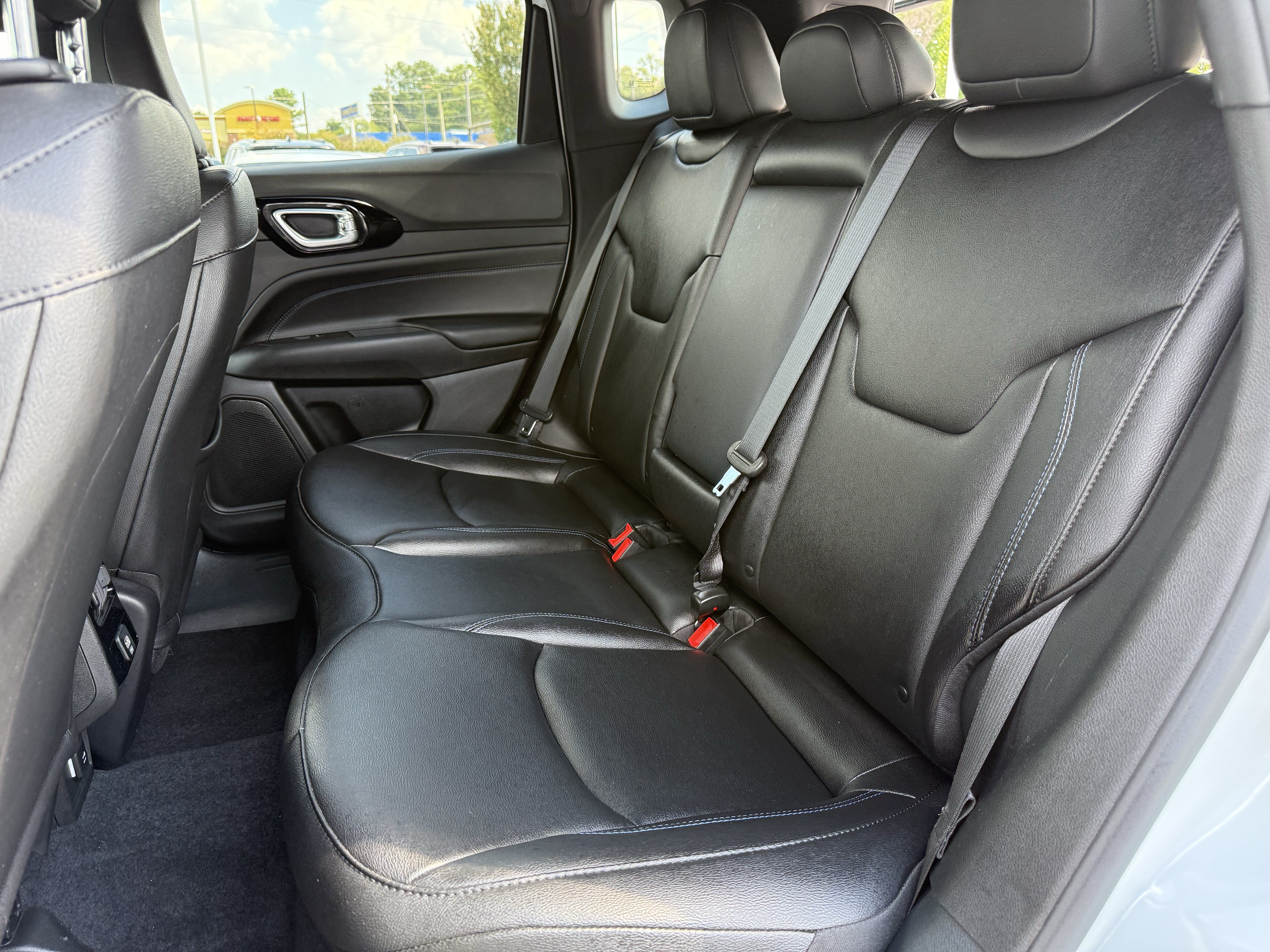 Used 2026 Jeep Compass Limited AWD/4WD image 32