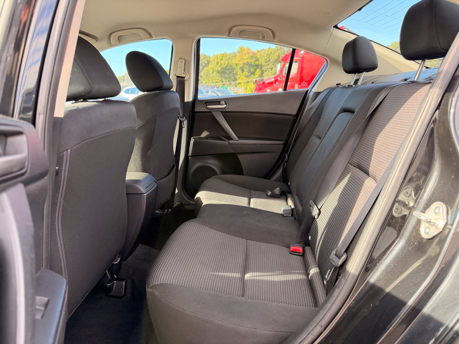 Used 2012 MAZDA MAZDA3 i Touring FWD image 17