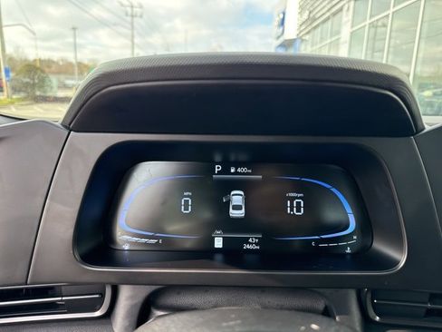 Certified 2025 Hyundai Elantra Sport image 30