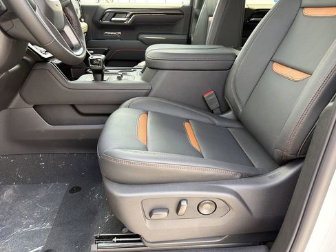 New 2026 GMC Sierra 1500 AT4 w/ Technology Package image 17