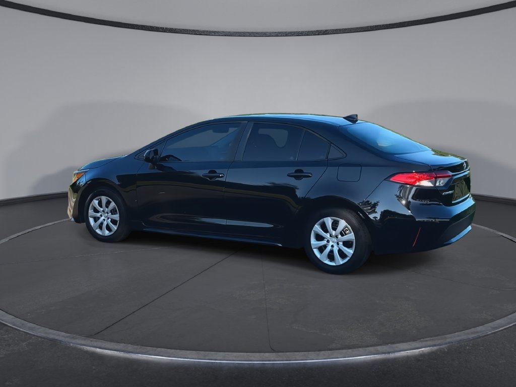 Used 2022 Toyota Corolla LE FWD image 6