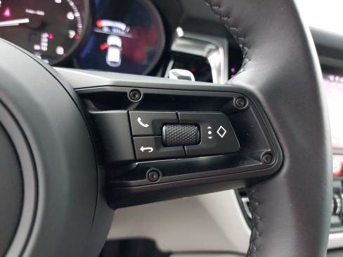Certified 2026 Porsche Macan AWD/4WD image 20