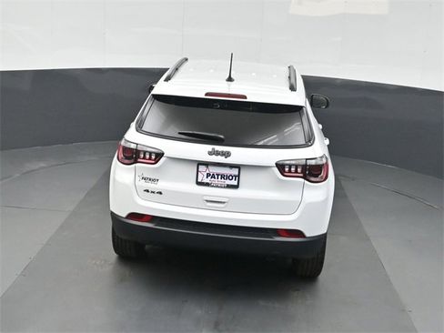 New 2026 Jeep Compass Latitude image 32
