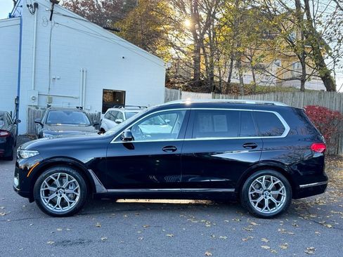 Used 2022 BMW X7 xDrive40i w/ Premium Package image 3