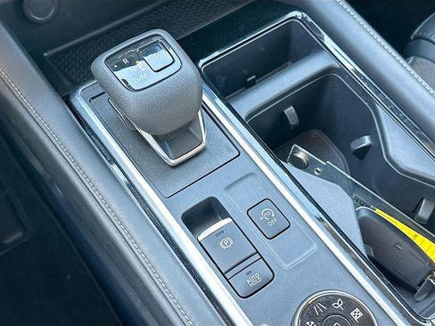 Used 2023 Nissan Pathfinder SL image 20