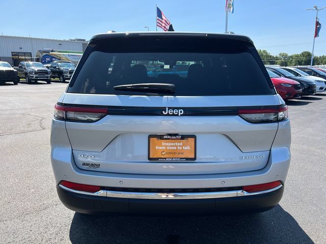 Certified 2025 Jeep Grand Cherokee Laredo X w/ Luxury Tech Group I AWD/4WD image 6