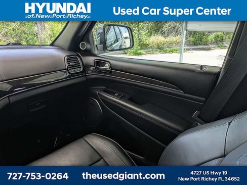 Used 2019 Jeep Grand Cherokee Overland AWD/4WD image 21