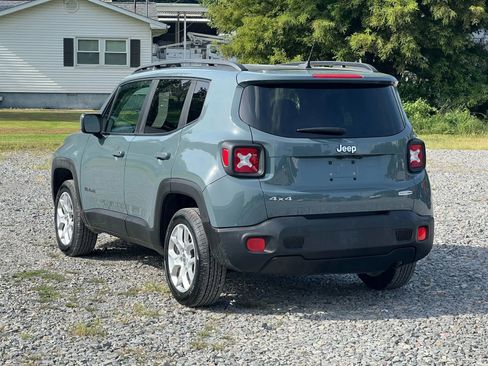 Used 2017 Jeep Renegade Latitude image 3