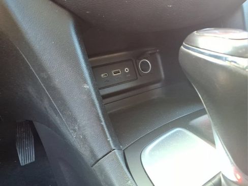 Used 2019 Chevrolet Equinox LT FWD image 15