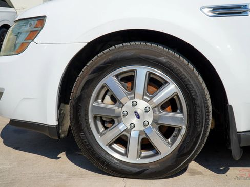 Used 2008 Ford Taurus SEL image 9