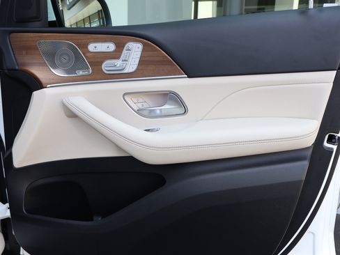 Certified 2025 Mercedes-Benz GLS 450 4MATIC image 30