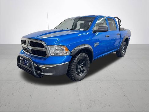 Used 2022 RAM 1500 Classic SLT AWD/4WD image 2