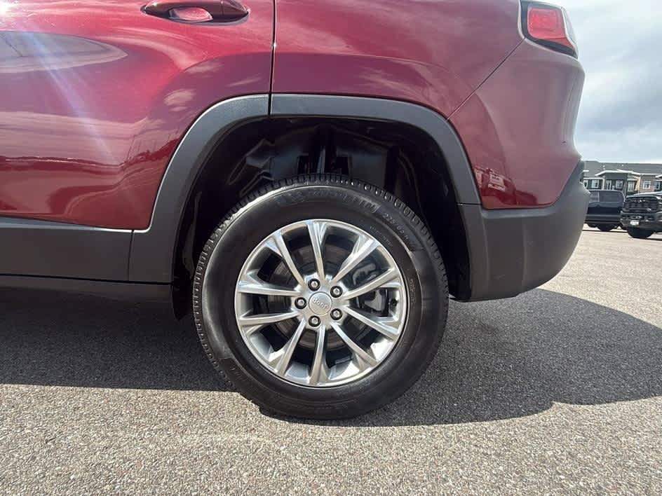 Used 2021 Jeep Cherokee Latitude Lux w/ Comfort/Convenience Group AWD/4WD image 16