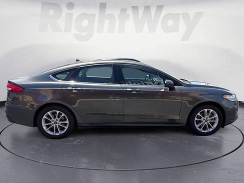 Used 2020 Ford Fusion SE FWD image 6
