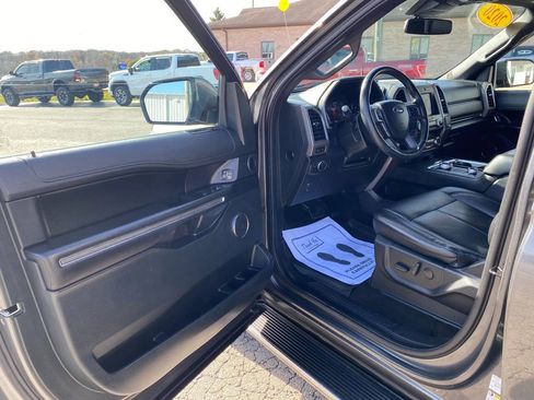 Used 2020 Ford Expedition XLT w/ Equipment Group 202A AWD/4WD image 12