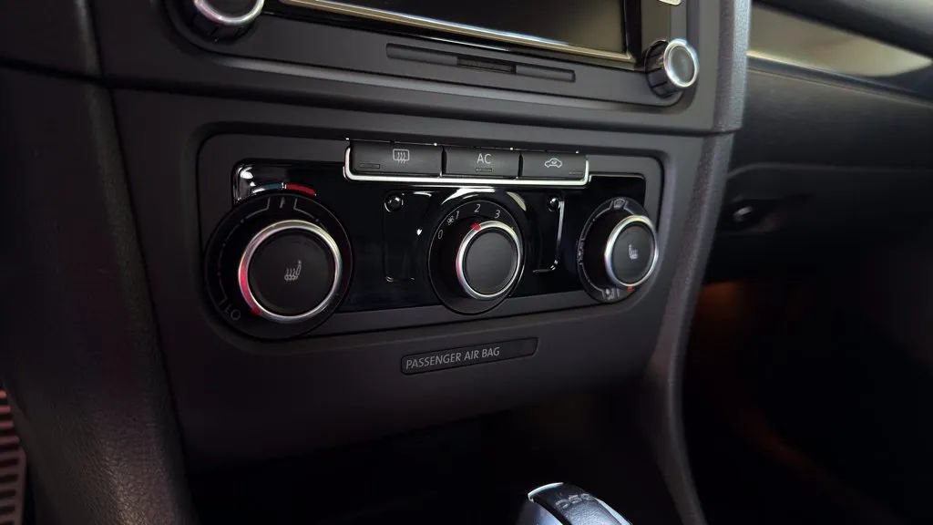 Used 2011 Volkswagen GTI 4-Door FWD image 48