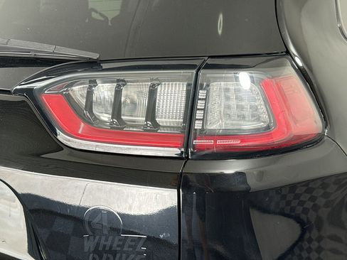 Used 2022 Jeep Cherokee Latitude AWD/4WD image 33