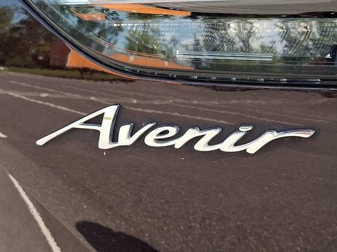 Used 2021 Buick Envision Avenir w/ Technology Package II AWD/4WD image 31