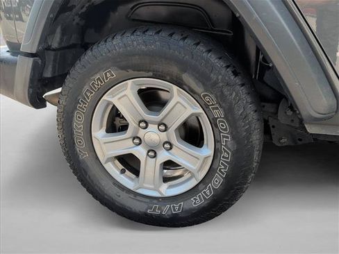 Used 2019 Jeep Wrangler Unlimited Sport S AWD/4WD image 6