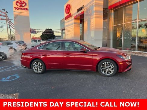 Used 2023 Hyundai Sonata SEL w/ Cargo Package image 2