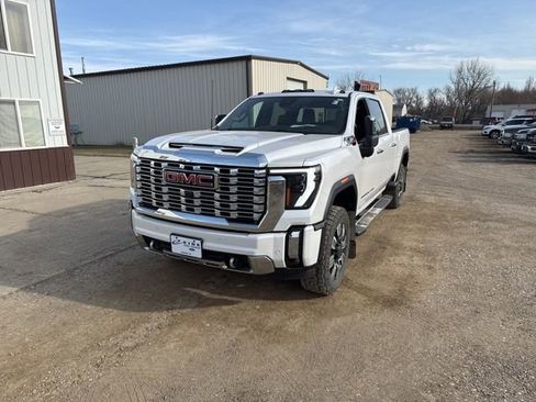 Used 2024 GMC Sierra 2500 Denali w/ Denali Reserve Package image 3