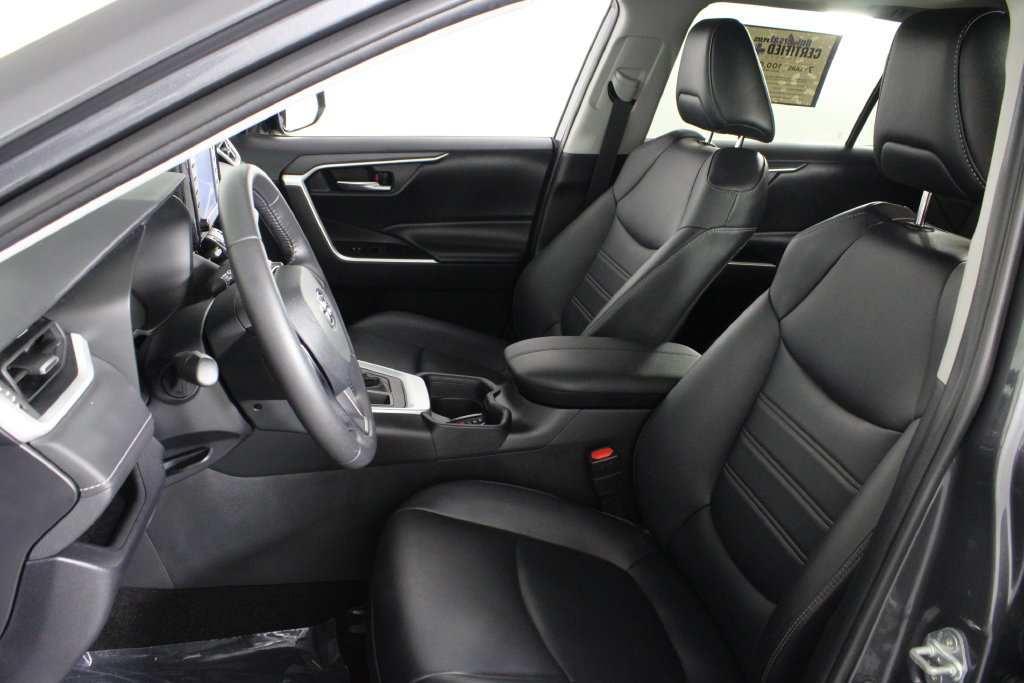 Used 2019 Toyota RAV4 XLE Premium w/ Cold Weather Package FWD image 20