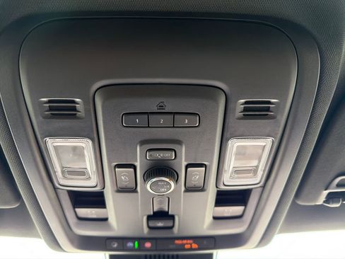 Used 2024 Chevrolet Tahoe High Country image 40