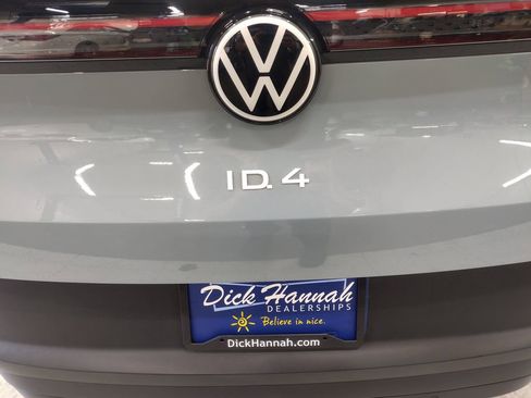 Used 2023 Volkswagen ID.4 Pro S AWD/4WD image 16