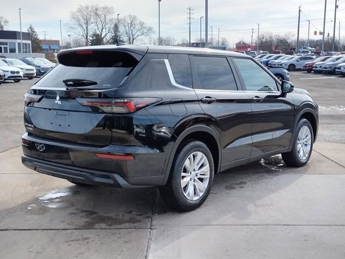 New 2026 Mitsubishi Outlander ES image 15