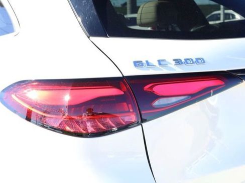 Certified 2025 Mercedes-Benz GLC 300 4MATIC image 12