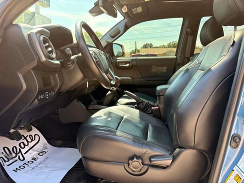 Used 2019 Toyota Tacoma TRD Off-Road w/ TRD Premium Off Road Package AWD/4WD image 16