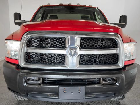 Used 2018 RAM 2500 Tradesman w/ Chrome Appearance Group AWD/4WD image 3