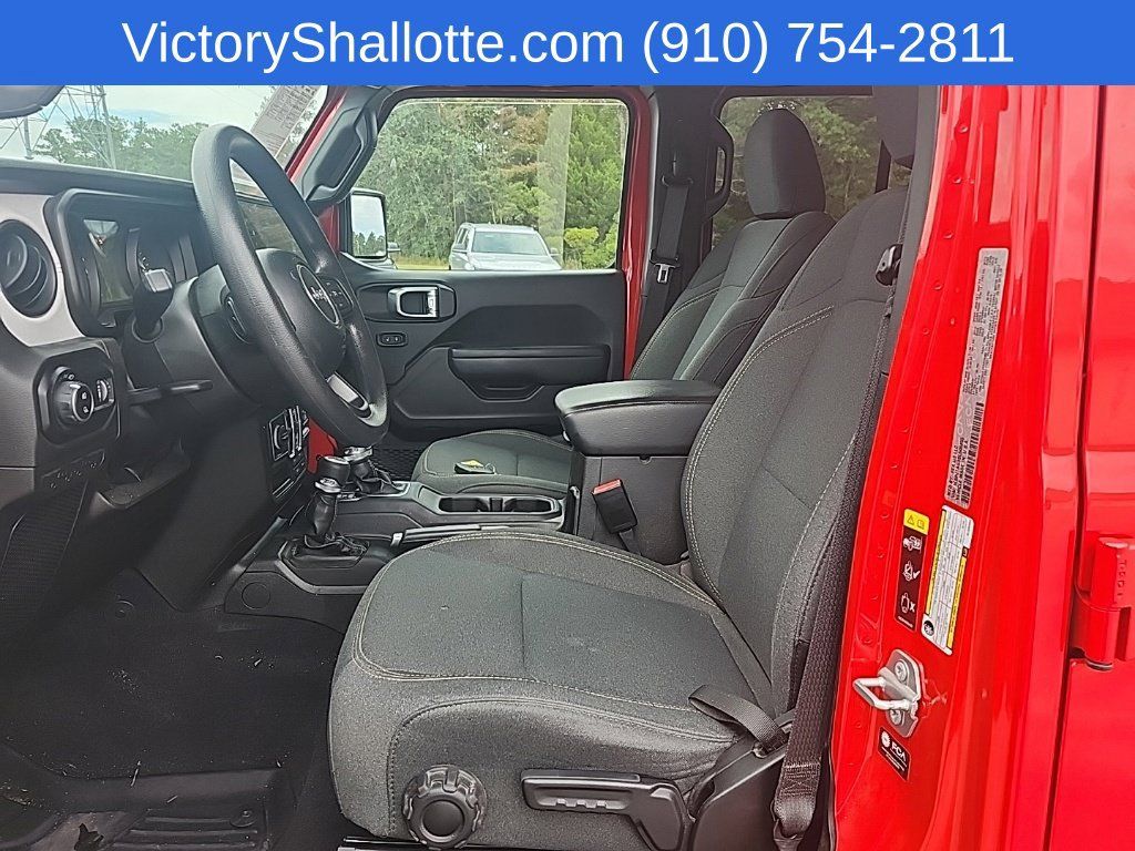 Used 2025 Jeep Gladiator Sport AWD/4WD image 17