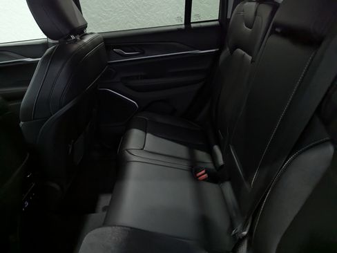 Used 2023 Jeep Grand Cherokee 4WD 4xe image 10