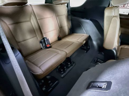 Used 2023 Chevrolet Tahoe High Country AWD/4WD image 31