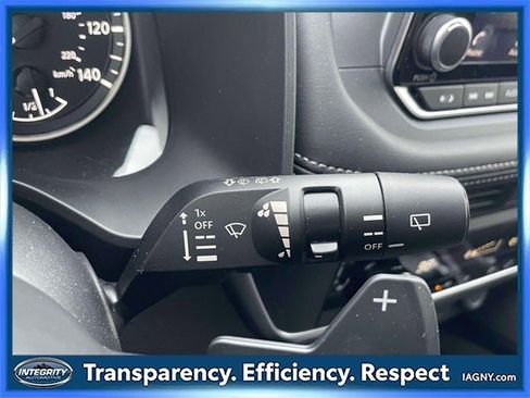 Used 2024 Nissan Rogue SV w/ SV Premium Package image 25