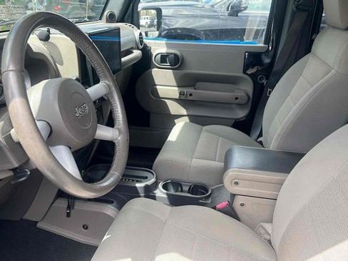 Used 2009 Jeep Wrangler Unlimited Sahara w/ Trailer Tow Group image 5