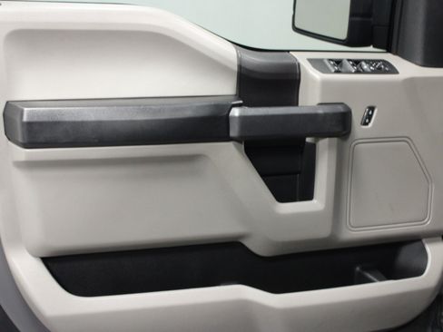 Used 2018 Ford F150 Lariat RWD image 11