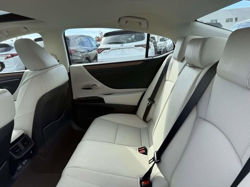 Used 2025 Lexus ES 350 Premium image 17