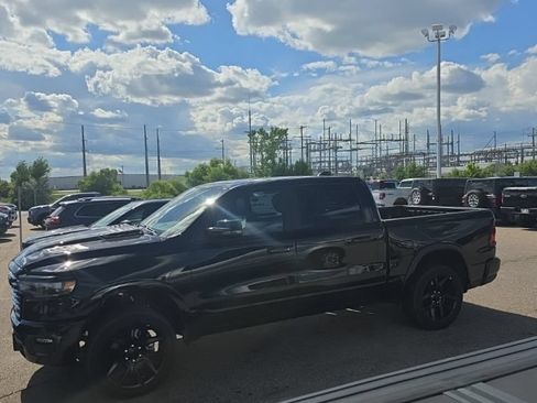 Used 2025 RAM 1500 Laramie w/ Night Edition AWD/4WD image 4